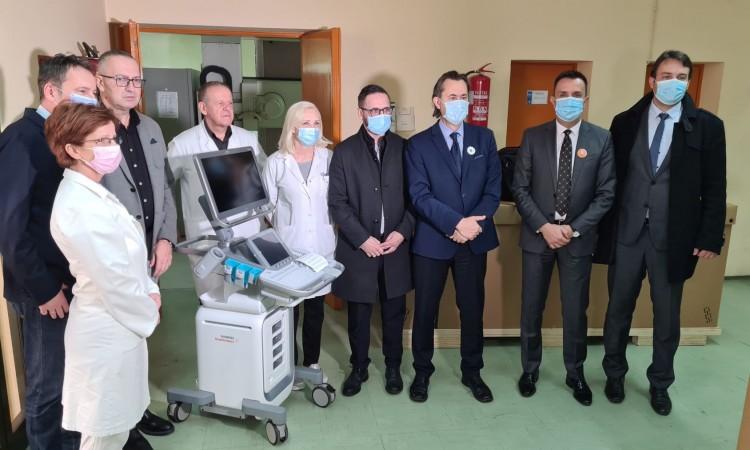 Vlada Tuzlanskog kantona donirala značajnu opremu UKC-u, iz bolnice zahvalni