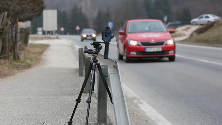 Sremska Mitrovica: Hrvatski državljanin Porscheom išao 232 na sat na mjestu gdje je ograničenje 130