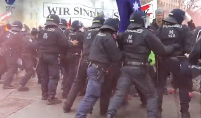 U Beču velike demonstracije zbog uvođenja korona mjera, došlo i do sukoba s policijom