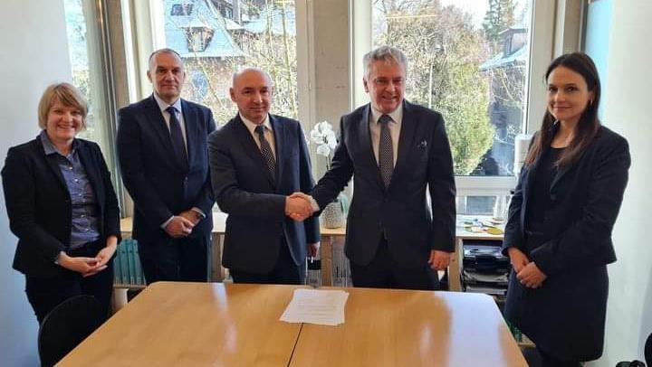 Slovenija prodala Srbiji udio u ambasadi i rezidenciji bivše SFRJ u Bernu