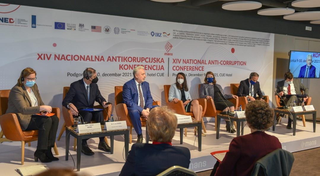 Američka ambasadorica u Crnoj Gori: Vrijeme da se procesuira korupcija na visokom nivou