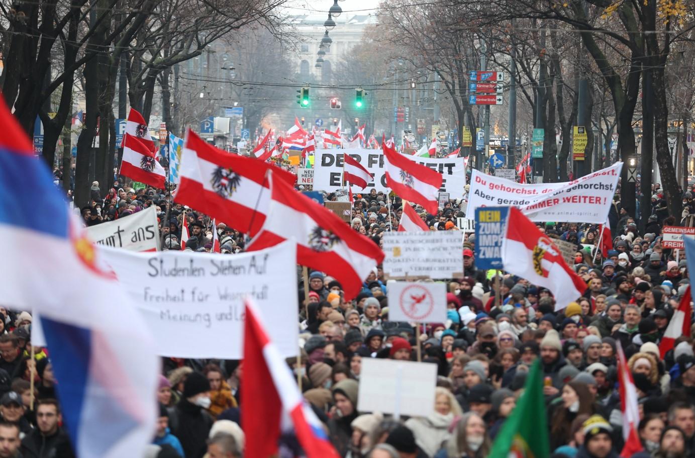 Protesti u Beču protiv obavezne vakcinacije: Ovo je sramota za našu zemlju