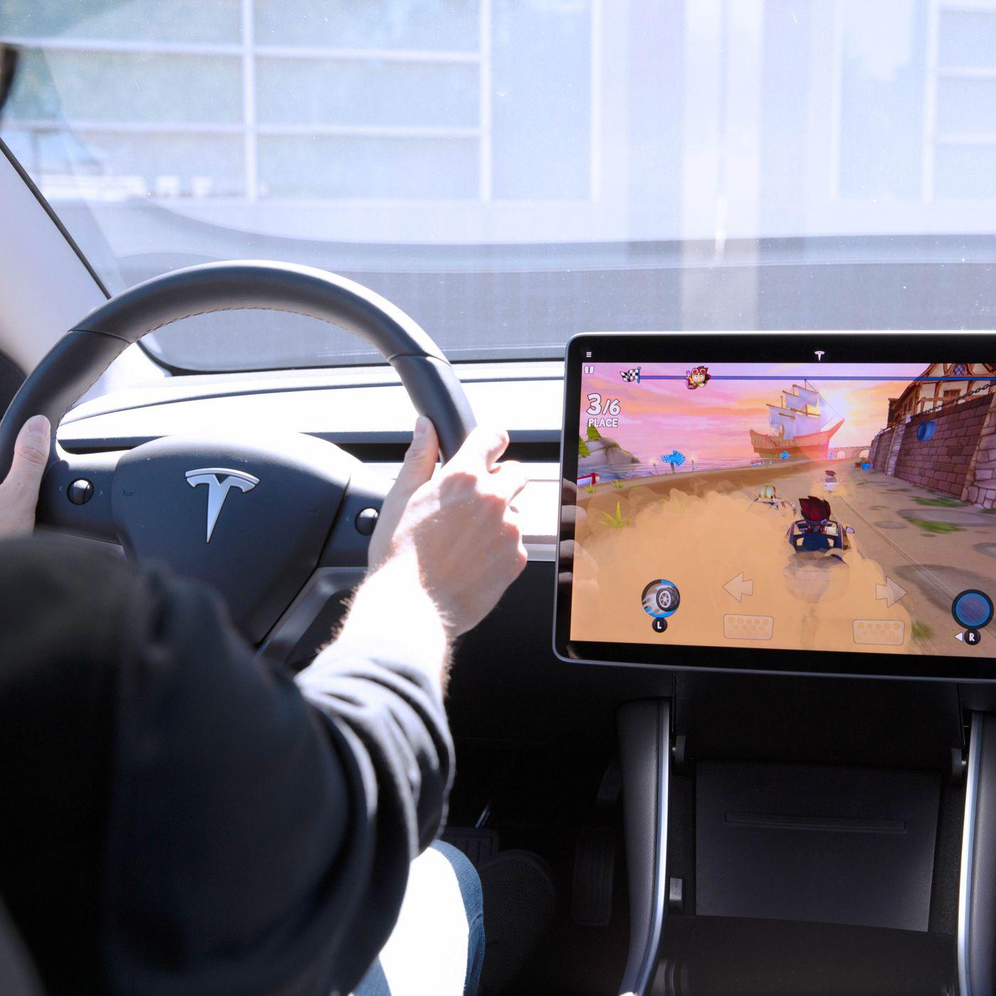 Tesla omogućila igranje igrica na centralnom ekranu u kabini - Avaz