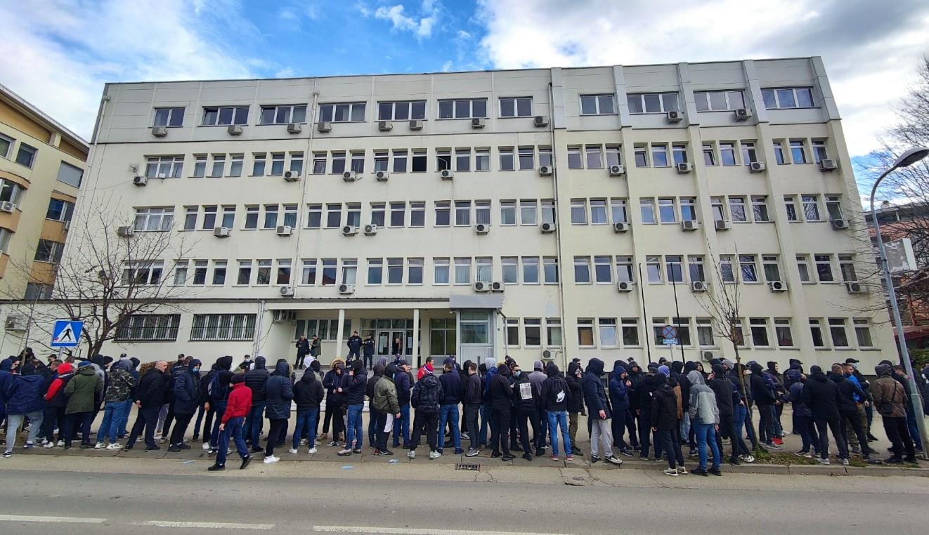 Navijači ispred Suda čekali presudu - Avaz