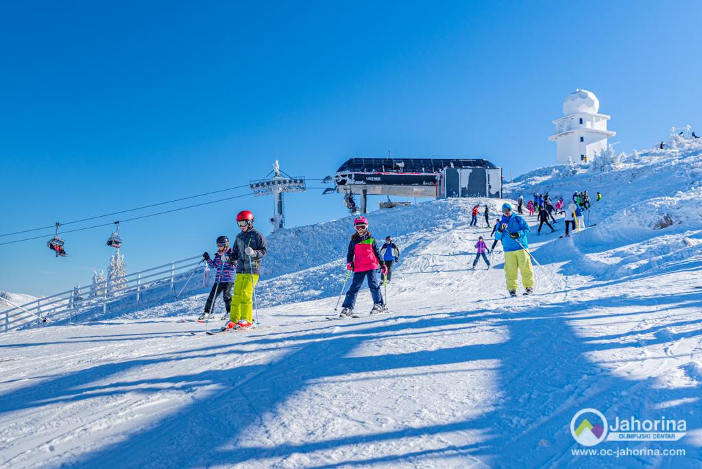 Uživanje u skijanju - Avaz