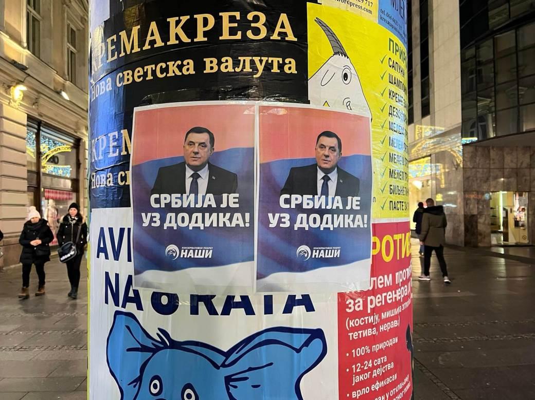 Plakati u centru Beograda - Avaz