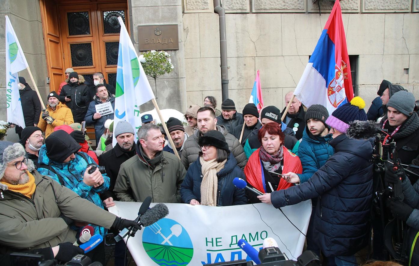 Ispred Vlade Srbije održani protesti: Zatraženo ukidanje realizacije projekta eksploatacije i prerade minerala jadarit "Jadar"