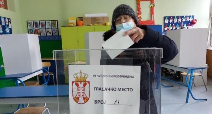 Održan referendum u Srbiji - Avaz