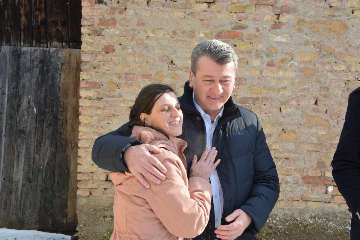 Načelnik Hadžibajrić obišao socijalno ugrožene porodice - Avaz