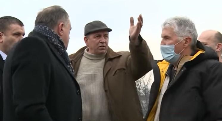 Dodik i nezadovolji mještanin Česme - Avaz