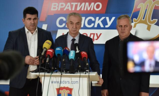 Šarović: Ko ne digne ruku za izmjene tehničkog aspekta izbora podržava izbornu korupciju