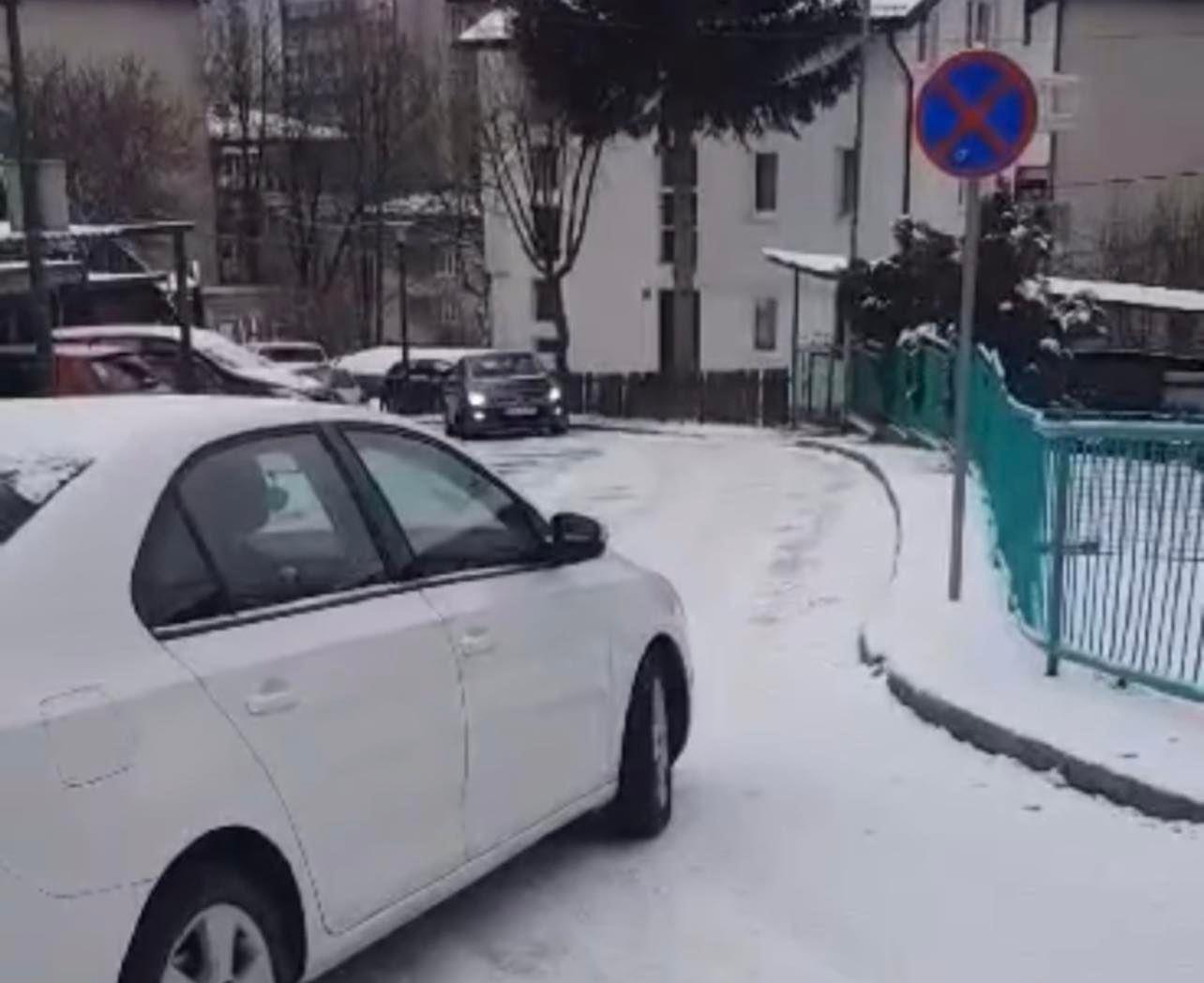 Ceste slabo očišćene od snijega: Pogledajte kako su jutros izgledale pojedine ulice u Sarajevu