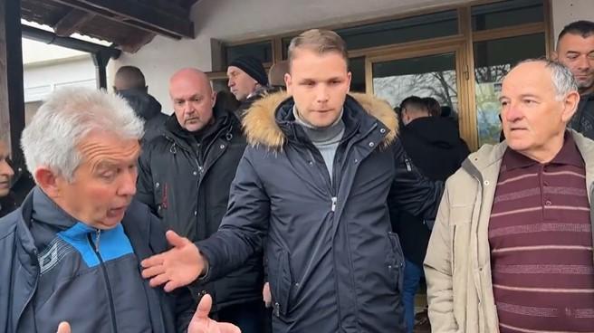 Stanivuković raskrinkava nepravilnosti na izborima za mjesne zajednice: Ljudi nema na spisku