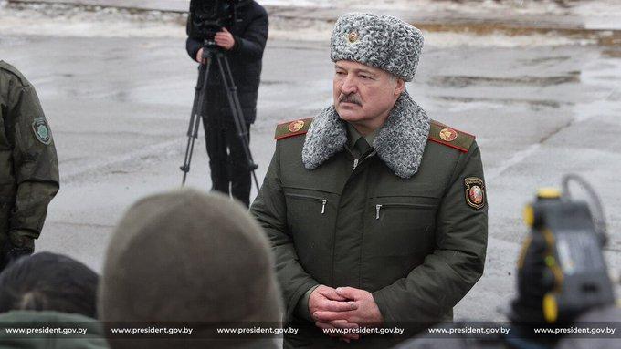Lukašenko: Spreman sam da prvi krenem u rat ako treba