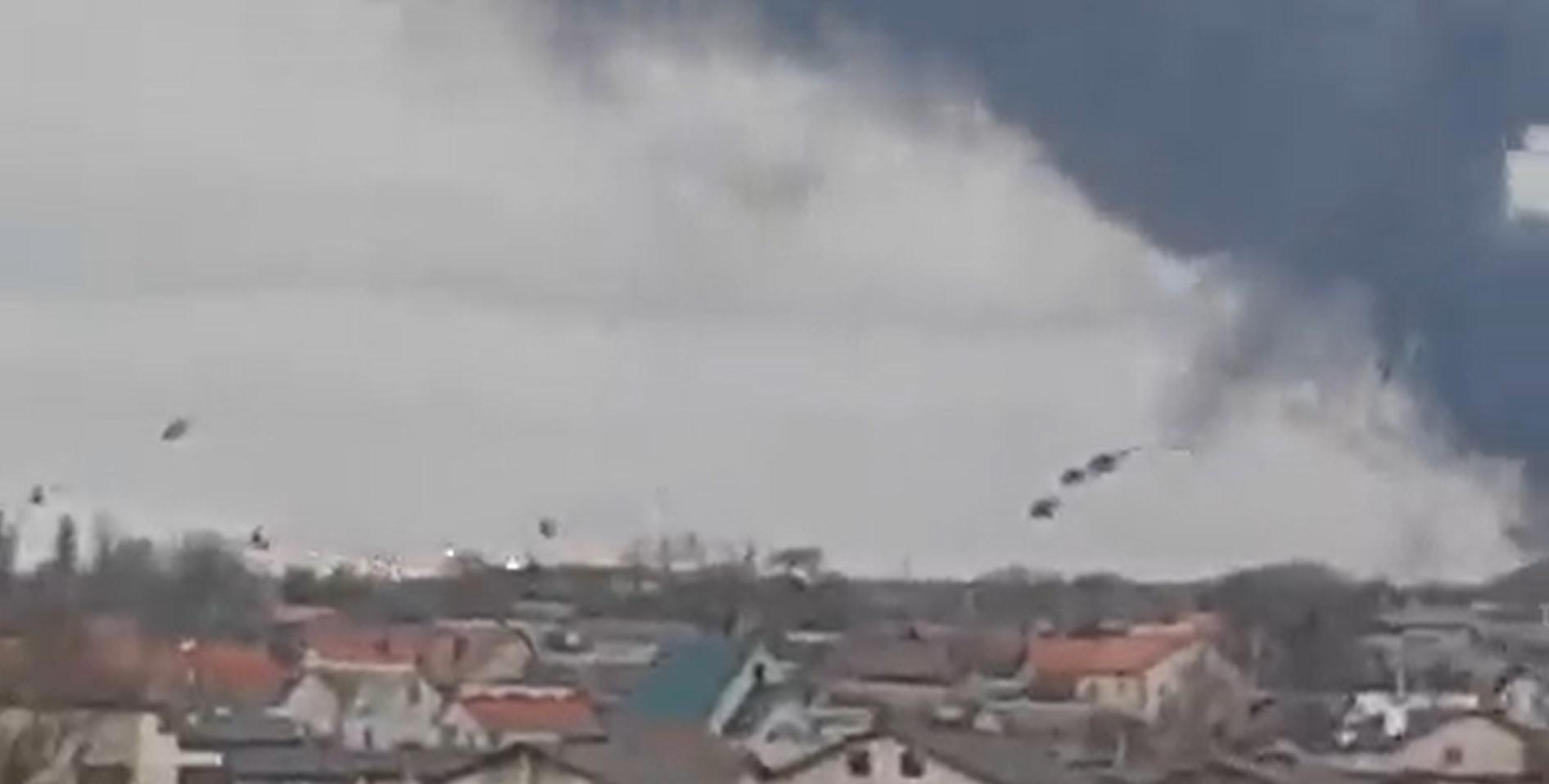 Snimci napada ruskih snaga na aerodrom Hostomel - Avaz
