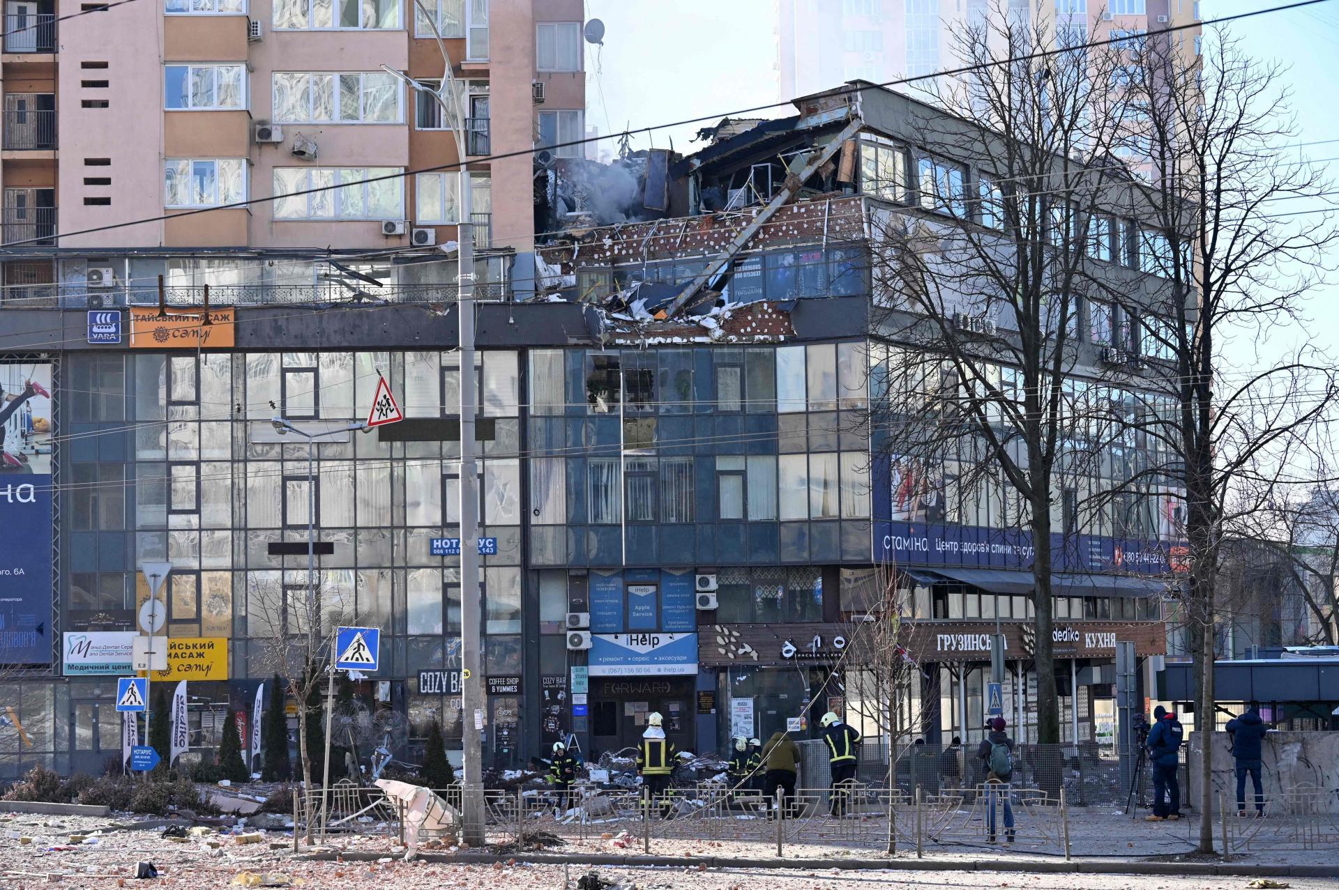 Raketirana zgrada u Kijevu - Avaz