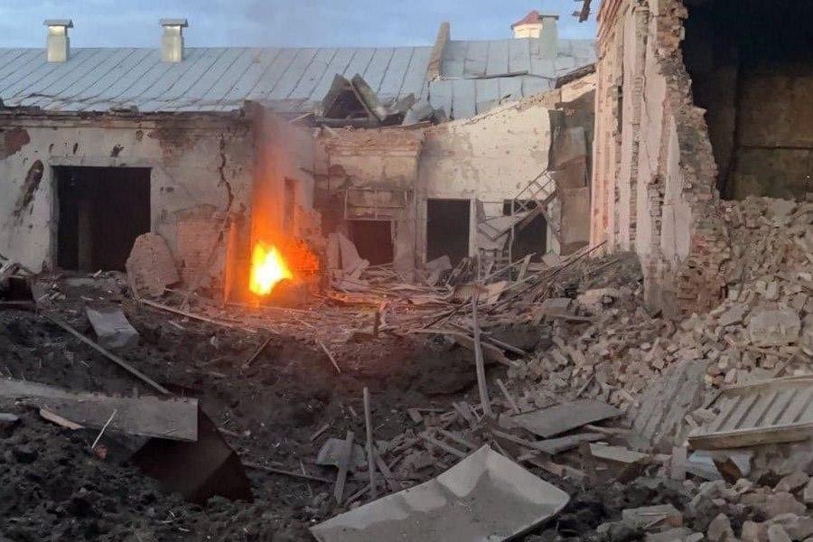 Uništena zgrada u centru Černihiva - Avaz