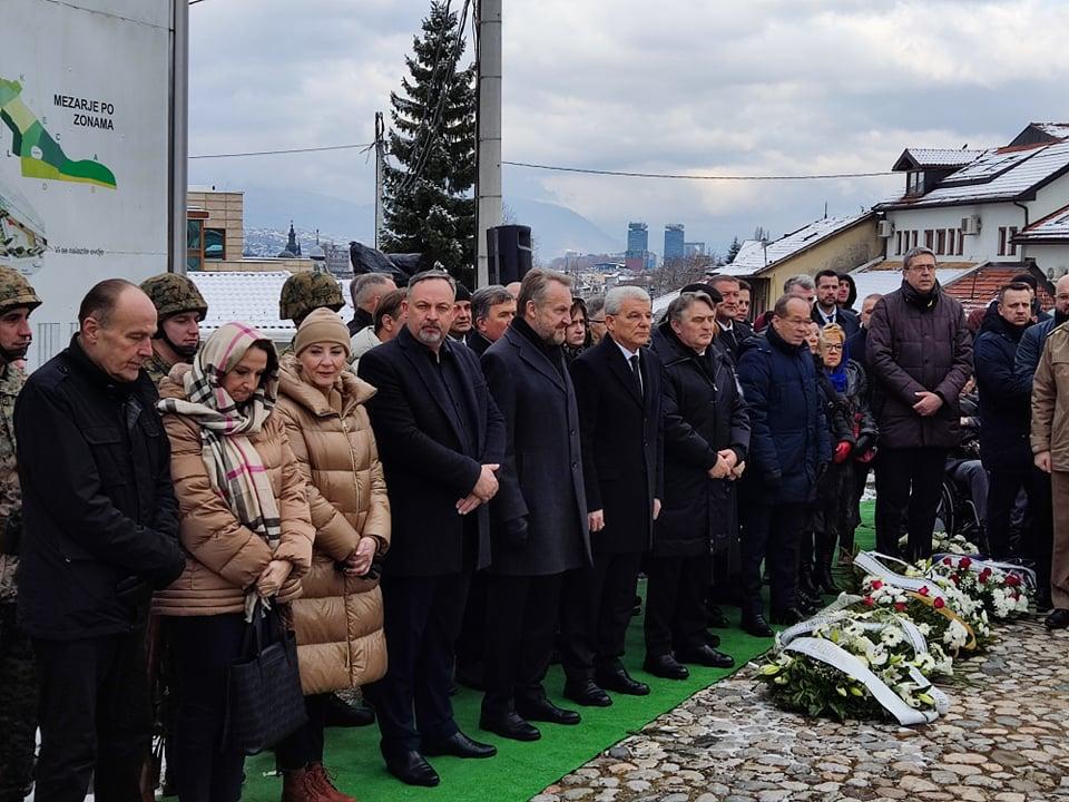 Delegacije položile cvijeće i obilježile Dan nezavisnosti BiH