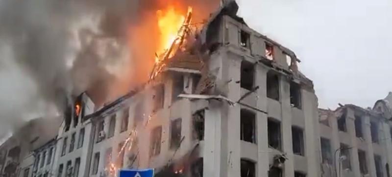 Rusi nastavljaju s napadima na Harkov, granatirali zgradu policije