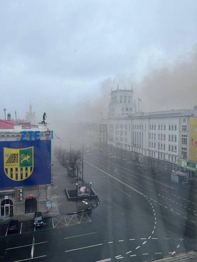 Pojavio se snimak nakon raketiranja zgrade vijeća u Harkovu