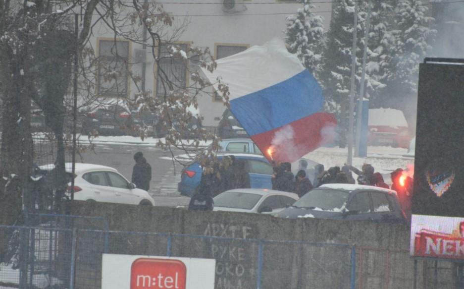 Ruska zastava u blizini stadiona u Banjoj Luci - Avaz