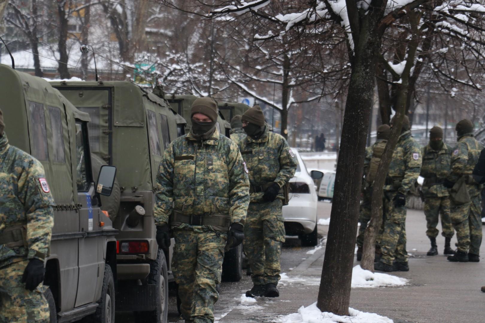 Vojnici EUFOR-a na ulicama Sarajeva - Avaz