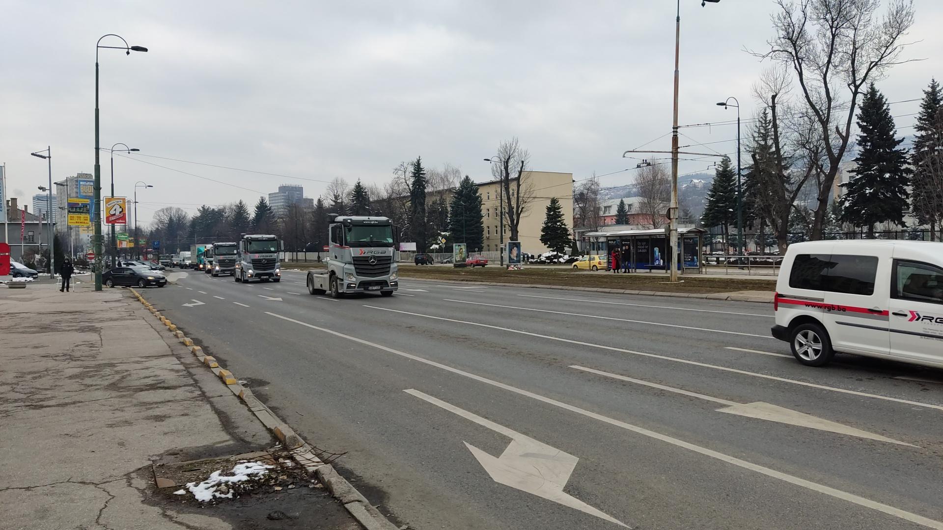 Prijevoznici održali protestnu vožnju - Avaz
