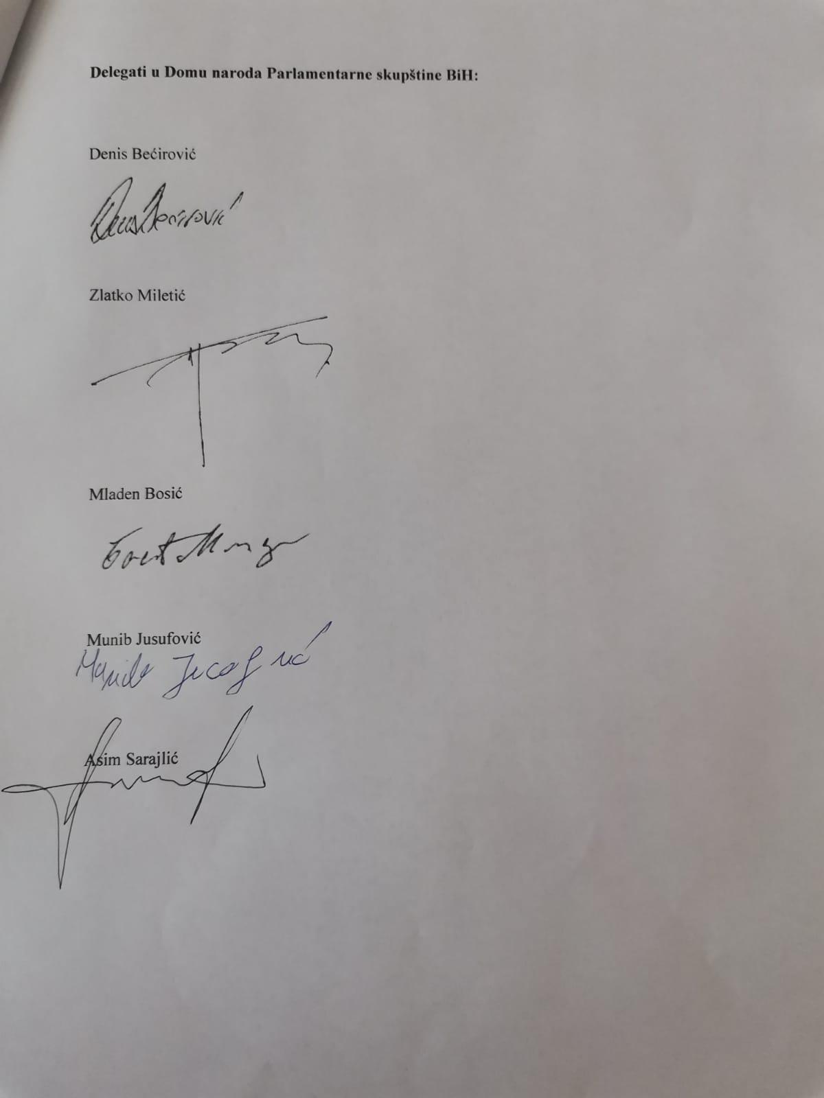 Potpise stavilo pet delegata - Avaz
