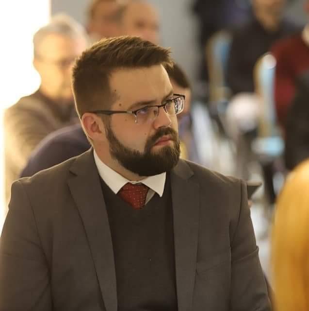 Delegat u Vijeću naroda RS-a Đozić: Ponovo se oduzima državna imovina i upisuje na entitet