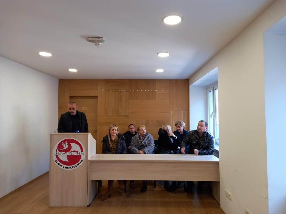 S pres-konferencije Sindikata radnika u zdravstvu JU Dom zdravlja KS - Avaz