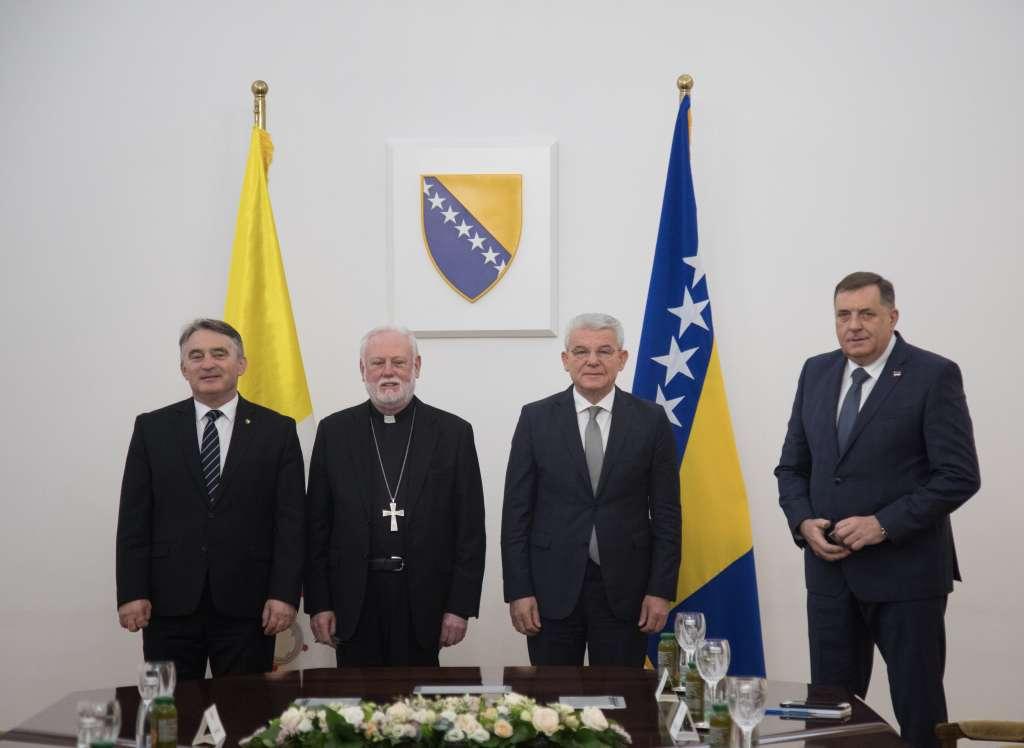 Komšić, Džaferović i Dodik s Galagerom: Papa Franjo zanima se za stanje u BiH