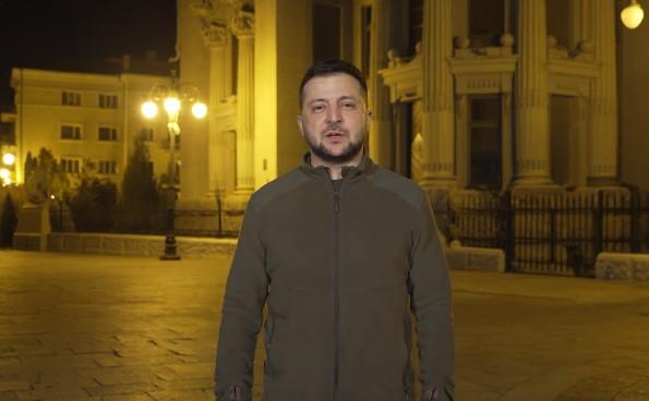 Zelenski ispred predsjedničke palate u Kijevu - Avaz
