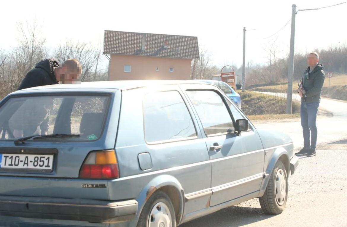 Policija pregledava vozila u Prijedoru - Avaz