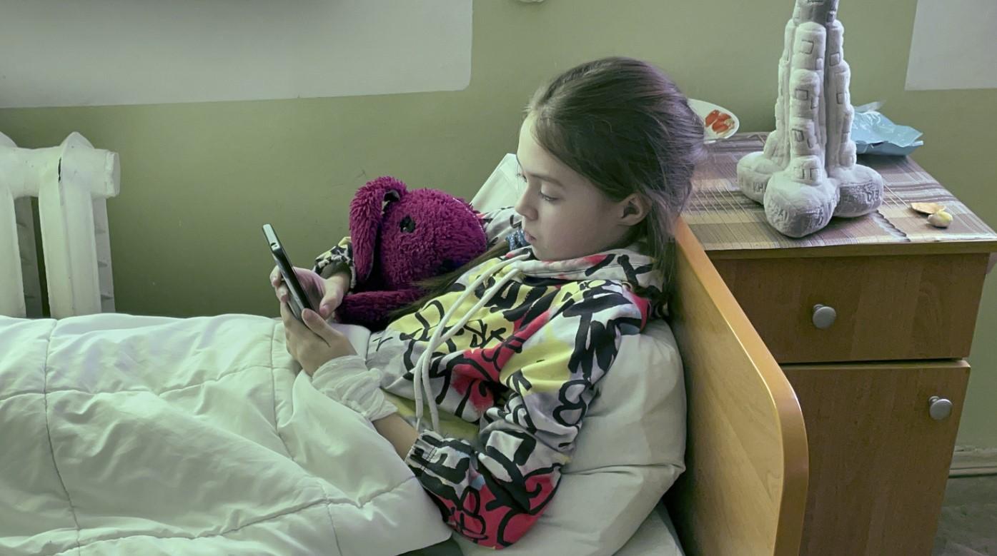 Djevojčica u bolnici, u Lavovu - Avaz