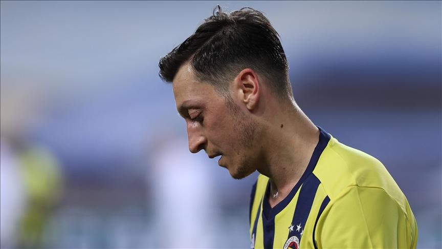German star Mesut Ozil dropped from squad of Istanbul's Fenerbahce