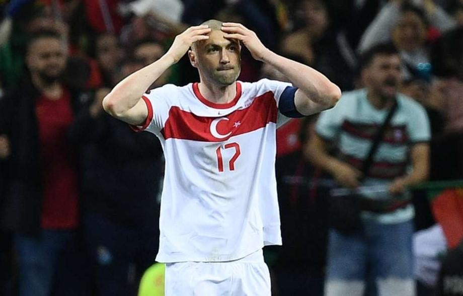 Pogledajte kako je turski navijač uništio televizor nakon što je Jilmaz promašio penal