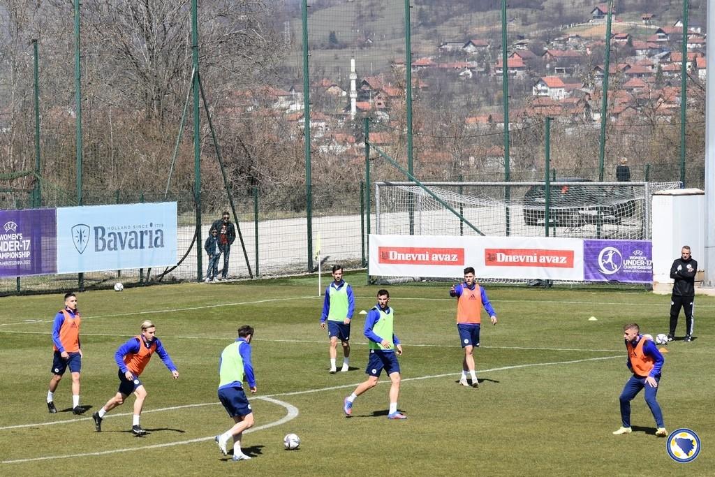Reprezentativci BiH odradili trening nakon bruke u Zenici, jedan "Zmaj" nije trenirao