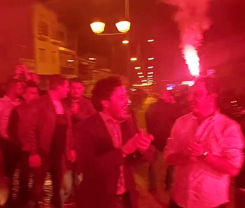 Abazović na ulicama Ulcinja: Uz baklje i vatromet se slavi pobjeda na lokalnim izborima