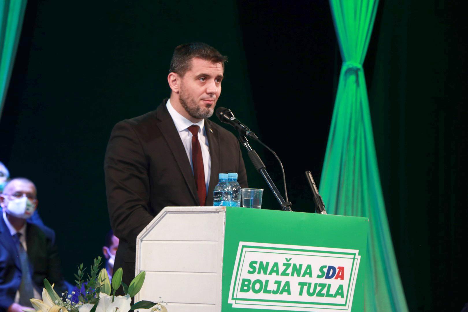 Totalni haos u SDA Tuzla: Zildžić divljao i prijetio povratnicima u stranku