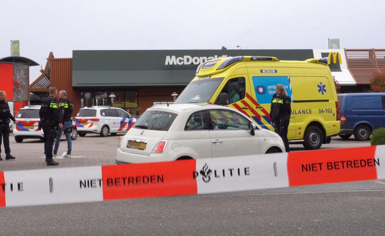 Policija ispred McDonaldsa u Zwolleu - Avaz