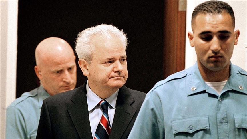 Godišnjica hapšenja Miloševića: Bivši šef države kome je suđeno za ratne zločine na Kosovu i Hrvatskoj i genocid u BiH