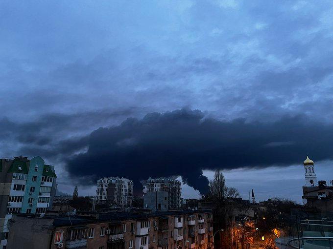 Veliki dim u centru Odese - Avaz