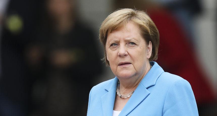 Angela Merkel podržava odluku o neprijemu Ukrajine u NATO