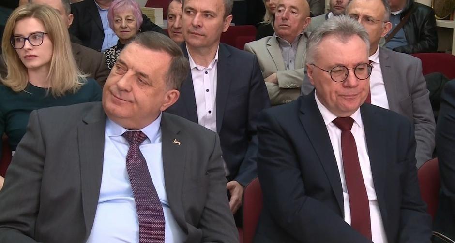 Milorad Dodik sa ambasadorom Rusije u BiH Igorom Kalabuhovom - Avaz