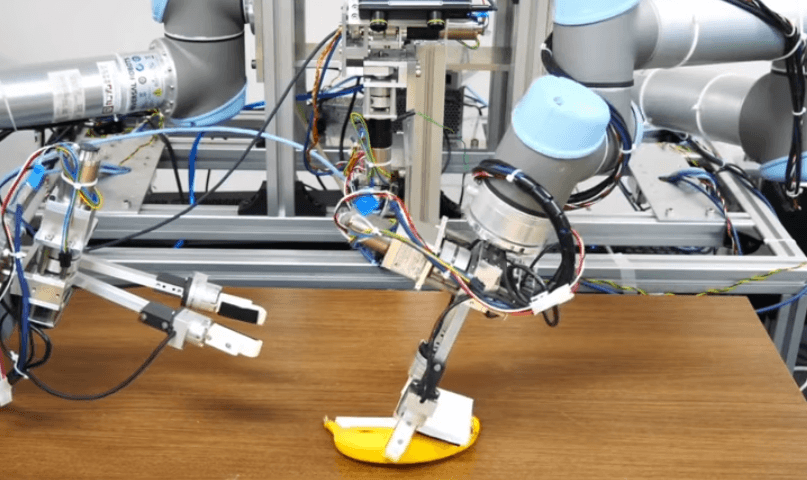 Japanski naučnici ‘naučili’ robota da oguli bananu