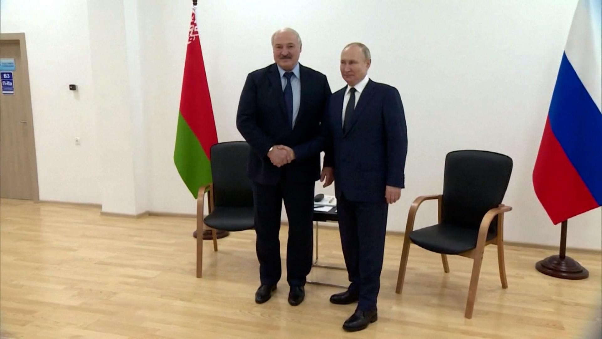 Aleksandar Lukašenko i Vladimir Putin jučer - Avaz