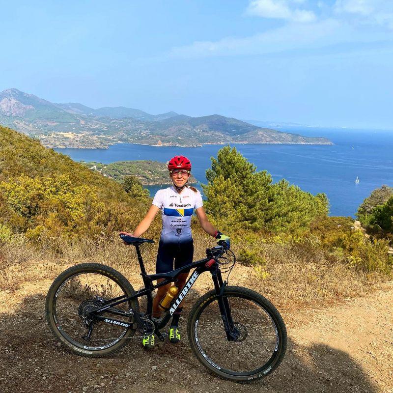 Najuspješnija profesionalna biciklistkinja u Bosni i Hercegovini je Lejla Tanović