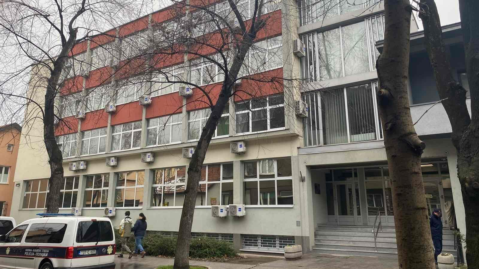 Ponovo dojava o bombi u zgradi Kantonalnog suda u Zenici, uposlenici evakuisani
