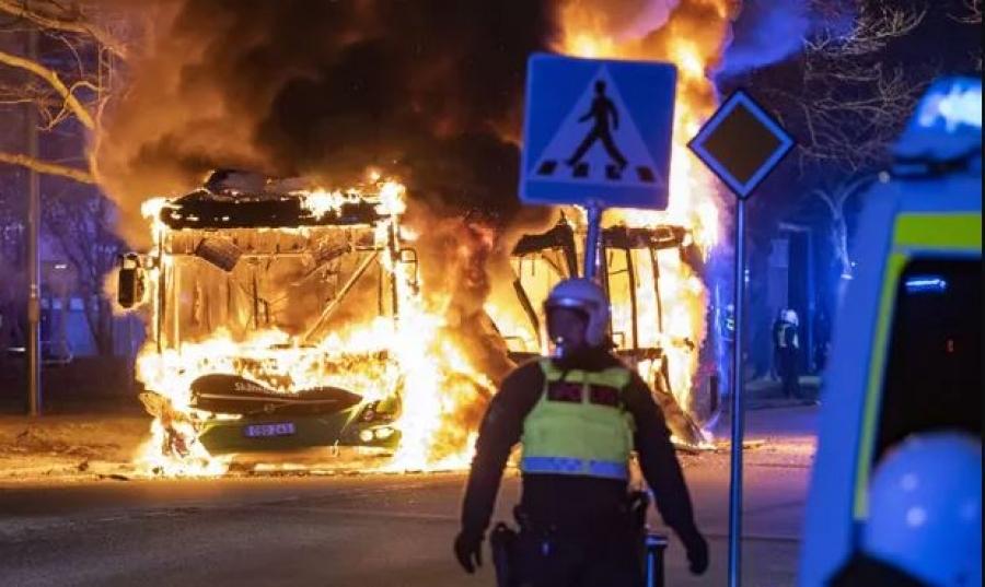 Neredi u Švedskoj - Avaz