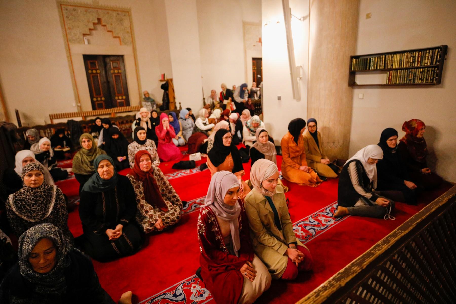 U Begovoj džamiji održan prigodan program - Avaz